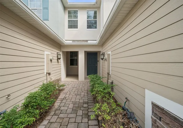 Photo 2 of Townhouse for sale at 15515 Campden St, WINTER GARDEN, FL 34787 | MLS# O6444349 | Listing updated on 2026-10-22