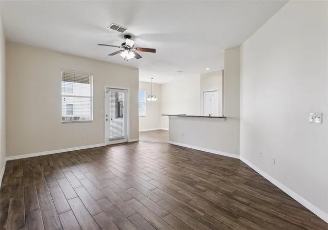 Photo 4 of Townhouse for sale at 15515 Campden St, Winter Garden, FL 34787 | MLS# O6444349 | Listing updated on 2026-10-22