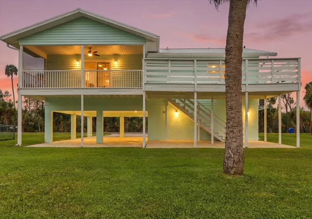 Photo 2 of Single family home for sale at 2060 Nw 19th Street, Crystal River, FL 34428 | MLS# G5118193 | Listing updated on 2026-10-07