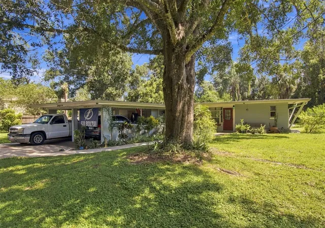 Photo 1 of Single family home for sale at 10803 N Oregon Cir, Tampa, FL 33612 | MLS# TB8551675 | Listing updated on 2026-09-29