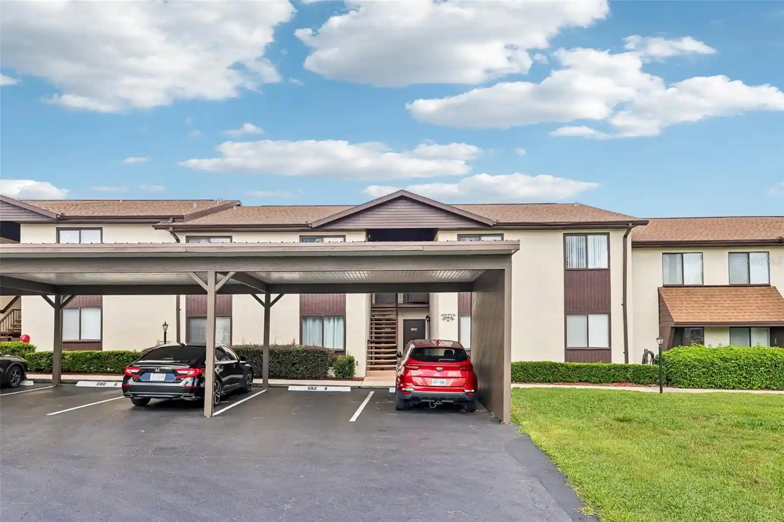 Listing Photo 2 - Condo for sale in 548 Fairways Dr located at 548 Fairways Dr, OCALA, FL 34472 - Unit 548 Fairways Dr