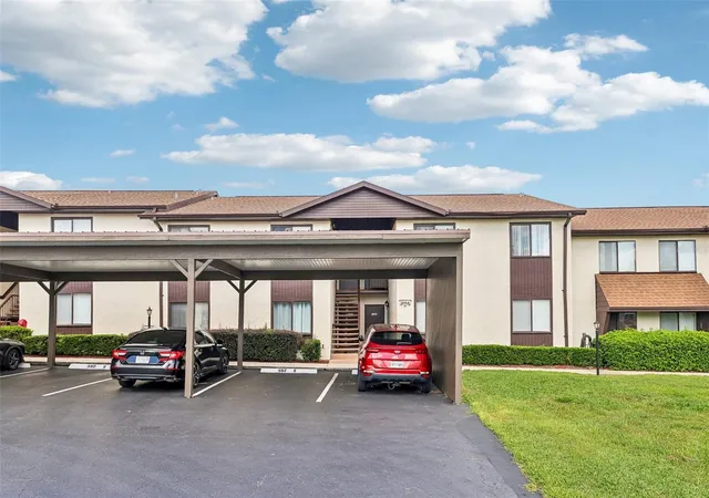 Photo 2 of Condo for sale at 548 Fairways Dr #B, Ocala, FL 34472 | MLS# O6444361 | Listing updated on 2026-10-01