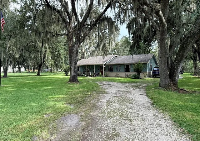 Photo 4 of Single family home for sale at 2720 Ewell Rd, Lakeland, FL 33811 | MLS# O6444364 | Listing updated on 2026-09-29