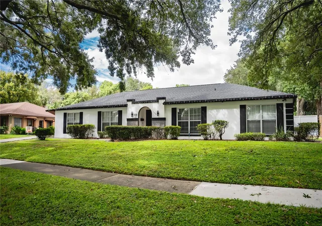 Photo 2 of Single family home for sale at 1003 Golfside Dr, Winter Park, FL 32792 | MLS# O6444366 | Listing updated on 2026-10-03