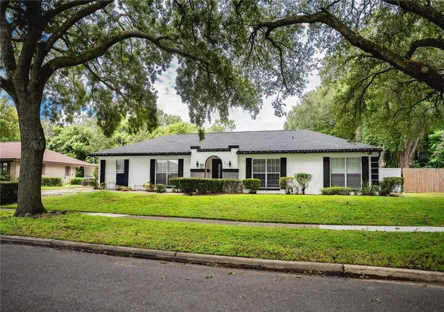 Photo 3 of Single family home for sale at 1003 Golfside Dr, Winter Park, FL 32792 | MLS# O6444366 | Listing updated on 2026-10-03