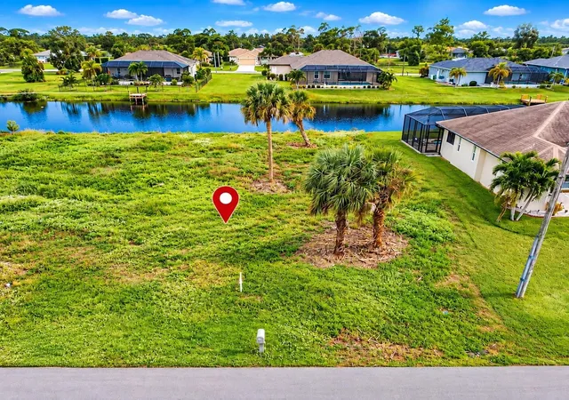 Photo 1 of Land for sale at 165 Tournament Rd, Rotonda West, FL 33947 | MLS# D6148917 | Listing updated on 2026-10-23