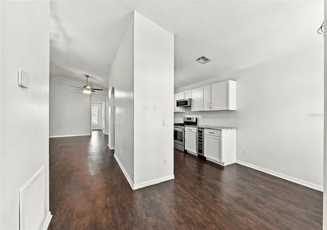 Photo 4 of Single family home for sale at 2354 Blue Sapphire Cir, Orlando, FL 32837 | MLS# S5158209 | Listing updated on 2026-09-25