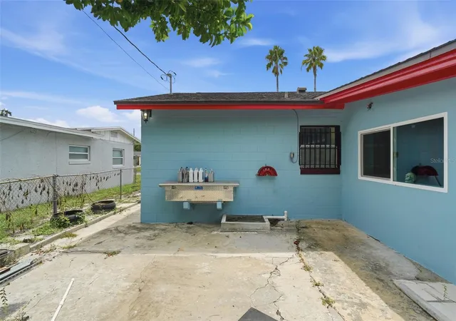 Photo 4 of Single family home for sale at 5003 Keith Pl, Orlando, FL 32808 | MLS# O6444370 | Listing updated on 2026-10-01