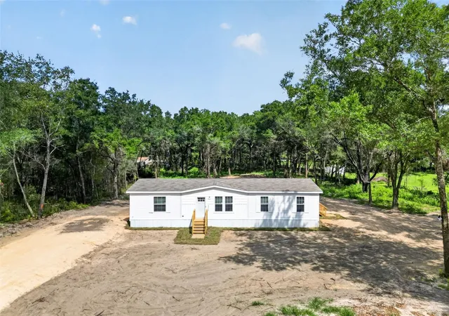 Photo 3 of Manufactured home for sale at 16343 Sw 57th Street, Ocala, FL 34481 | MLS# OM732806 | Listing updated on 2026-10-08