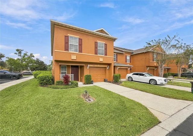 Photo 1 of Townhouse for sale at 4020 Pitch Pine Cir, Oviedo, FL 32765 | MLS# O6444378 | Listing updated on 2026-09-26