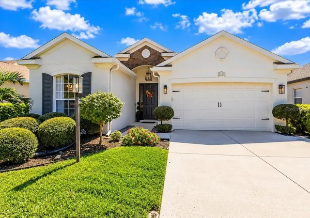 Photo 4 of Single family home for sale at 8120 Tabbystone Pl, Bradenton, FL 34201 | MLS# A4707220 | Listing updated on 2026-10-07