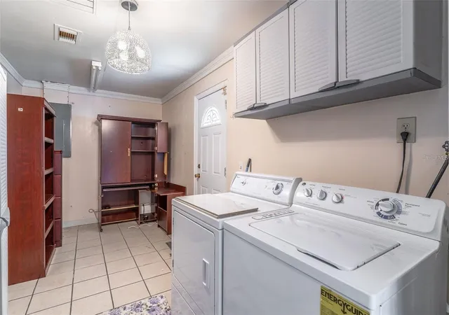 Photo 4 of Single family home for sale at 3226 Kelvington Dr, Orlando, FL 32810 | MLS# O6444380 | Listing updated on 2026-09-26