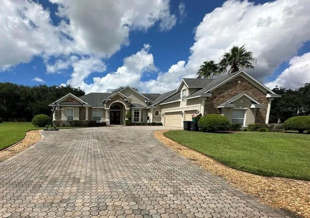Photo 1 of Single family home for sale at 330 Glen Clb Dr, Debary, FL 32713 | MLS# O6444381 | Listing updated on 2026-09-24
