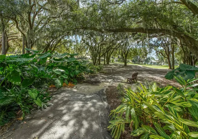 Photo 3 of Single family home for sale at 1524 Cervantes Pl, Lady Lake, FL 32159 | MLS# G5118202 | Listing updated on 2026-09-26