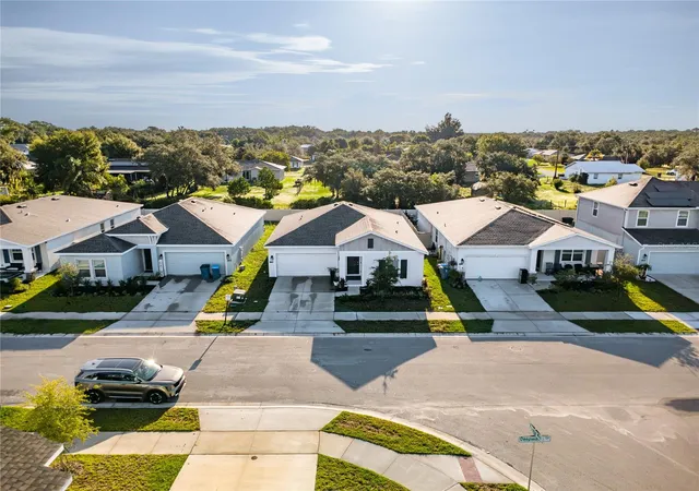 Photo 3 of Single family home for sale at 1173 Deepwater Cir, Eagle Lake, FL 33839 | MLS# S5158212 | Listing updated on 2026-09-24