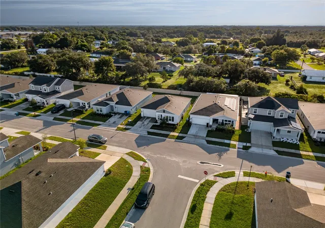 Photo 3 of Single family home for sale at 1173 Deepwater Cir, Eagle Lake, FL 33839 | MLS# S5158212 | Listing updated on 2026-09-24