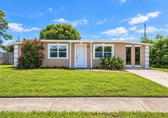Photo 1 of Single family home for sale at 3312 Plummer Cir, Melbourne, FL 32901 | MLS# TB8551703 | Listing updated on 2026-10-20