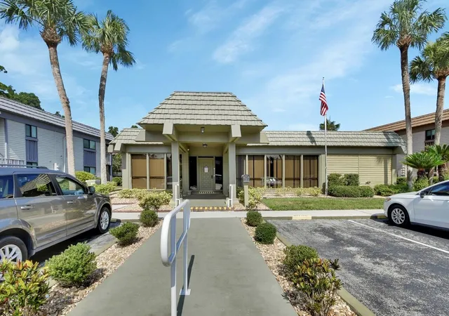Listing Photo 4 - Condo for sale in building located at 600 N Boundary Ave, DeLand, FL 32720 - Unit #119C