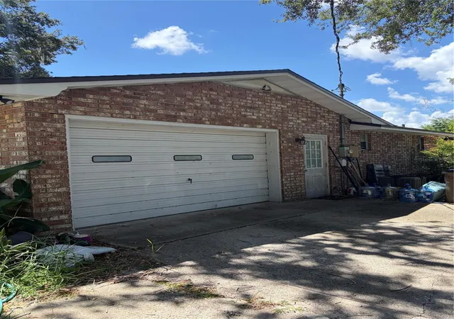 Photo 3 of Single family home for sale at 34205 Radio Rd, Leesburg, FL 34788 | MLS# G5118205 | Listing updated on 2026-10-02