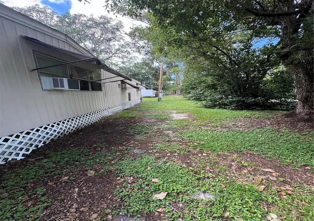 Photo 3 of Manufactured home for sale at 902 Montana Ave, Lutz, FL 33548 | MLS# TB8551708 | Listing updated on 2026-10-05
