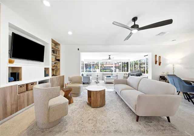 Photo 3 of Single family home for sale at 3800 Beach Dr SE, Saint Petersburg, FL 33705 | MLS# TB8551709 | Listing updated on 2026-10-02