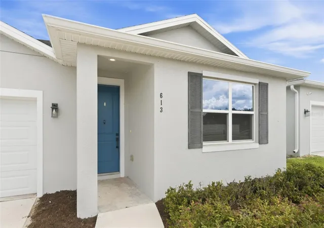 Photo 3 of Single family home for sale at 613 Dominish Ests Dr, Apopka, FL 32712 | MLS# TB8551710 | Listing updated on 2026-09-30