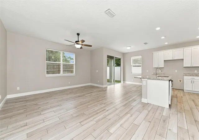 Photo 3 of Single family home for sale at 613 Dominish Ests Dr, Apopka, FL 32712 | MLS# TB8551710 | Listing updated on 2026-09-30