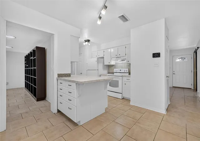 Photo 2 of Single family home for sale at 2614 Marshall Ave, Sanford, FL 32771 | MLS# TB8551711 | Listing updated on 2026-10-02