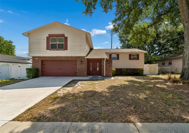 Photo 2 of Single family home for sale at 2620 Giant Pl, Seffner, FL 33584 | MLS# TB8551713 | Listing updated on 2026-10-13