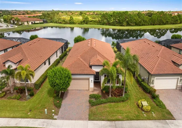 Photo 4 of Single family home for sale at 10108 Colubrina Dr, Venice, FL 34293 | MLS# TB8551717 | Listing updated on 2026-09-27