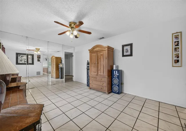 Photo 3 of Sale Pending at 1002 Allendale Dr, Oviedo, FL 32765 | MLS# O6444403 | Listing updated on 2026-10-01