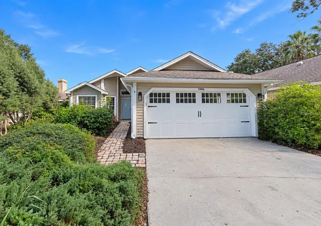 Photo 1 of Single family home for sale at 1446 Walden Oaks Pl, Plant City, FL 33563 | MLS# S5158217 | Listing updated on 2026-10-01