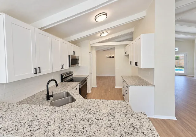 Photo 3 of Single family home for sale at 1446 Walden Oaks Pl, Plant City, FL 33563 | MLS# S5158217 | Listing updated on 2026-10-01