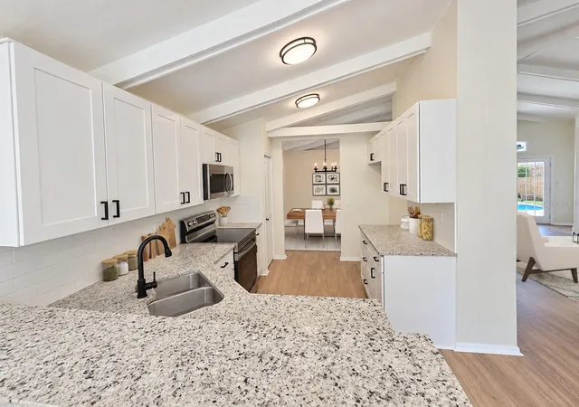 Photo 3 of Single family home for sale at 1446 Walden Oaks Pl, Plant City, FL 33563 | MLS# S5158217 | Listing updated on 2026-10-01