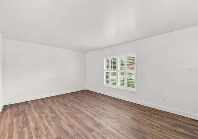 Photo 3 of Single family home for sale at 6107 Oak Fern Ct, Temple Terrace, FL 33617 | MLS# TB8551721 | Listing updated on 2026-10-04