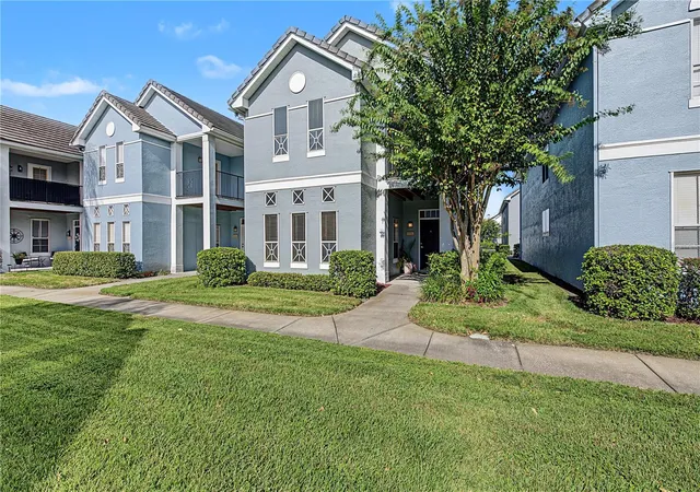 Photo 3 of Single family home for sale at 4006 Carrollwood Palm Ct, Tampa, FL 33624 | MLS# TB8551730 | Listing updated on 2026-09-26