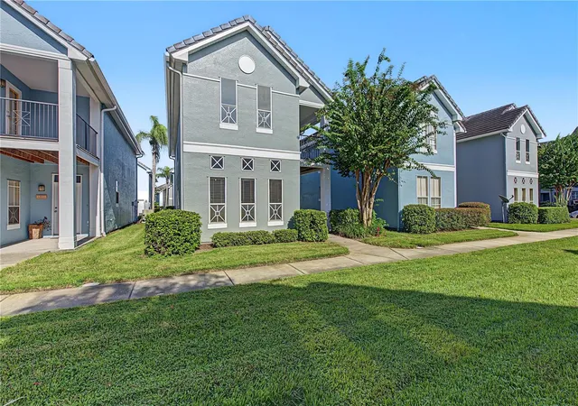Photo 3 of Single family home for sale at 4006 Carrollwood Palm Ct, Tampa, FL 33624 | MLS# TB8551730 | Listing updated on 2026-09-26