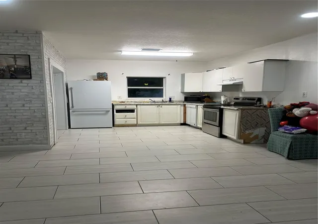 Photo 3 of Townhouse for sale at 2325 28th Avenue E, Palmetto, FL 34221 | MLS# A4707236 | Listing updated on 2026-10-10