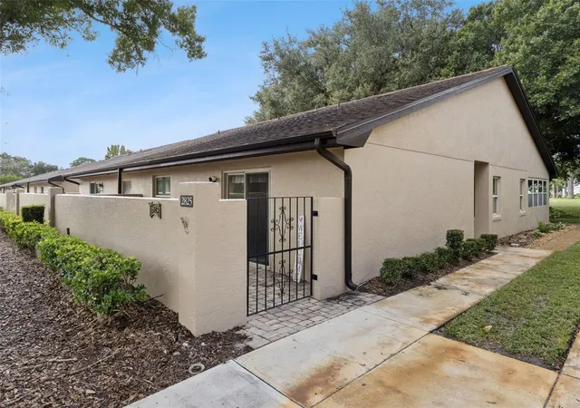 Single family home for sale at 2825 Wingfoot Ct, WINTER HAVEN, FL 33884 | MLS# O6444414