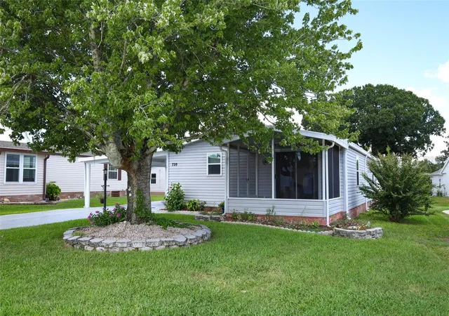 Photo 3 of Manufactured home for sale at 728 Prado Dr, Lady Lake, FL 32159 | MLS# O6444418 | Listing updated on 2026-09-25