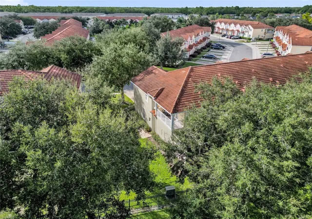 Photo 4 of Townhouse for sale at 1266 S Beach Cir, Kissimmee, FL 34746 | MLS# S5158222 | Listing updated on 2026-09-28