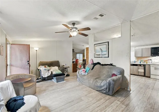 Photo 4 of Manufactured home for sale at 3608 Valley Trl, Lakeland, FL 33810 | MLS# TB8551741 | Listing updated on 2026-09-29