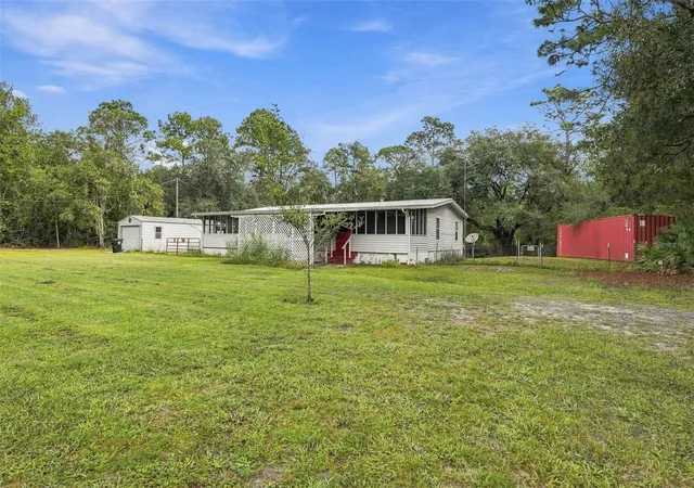 Photo 2 of Manufactured home for sale at 4700 Berry Ct, Keystone Heights, FL 32656 | MLS# A4707239 | Listing updated on 2026-09-29