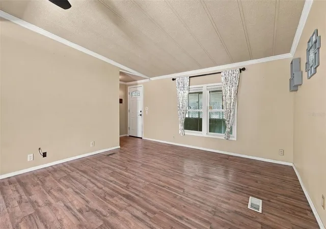 Photo 4 of Manufactured home for sale at 4700 Berry Ct, Keystone Heights, FL 32656 | MLS# A4707239 | Listing updated on 2026-09-29