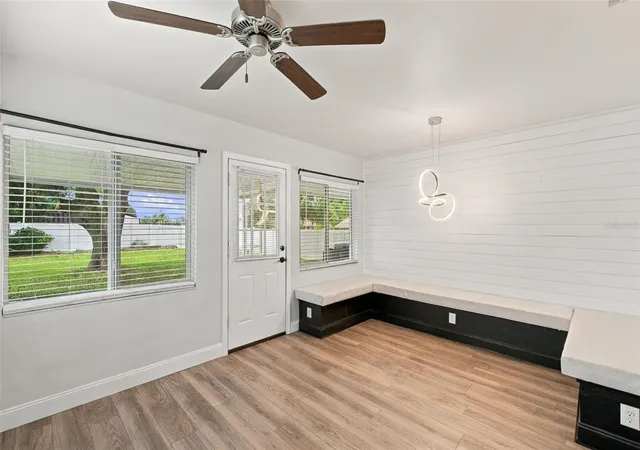 Photo 4 of Single family home for sale at 930 Dora Ave, Tavares, FL 32778 | MLS# V4951467 | Listing updated on 2026-10-06