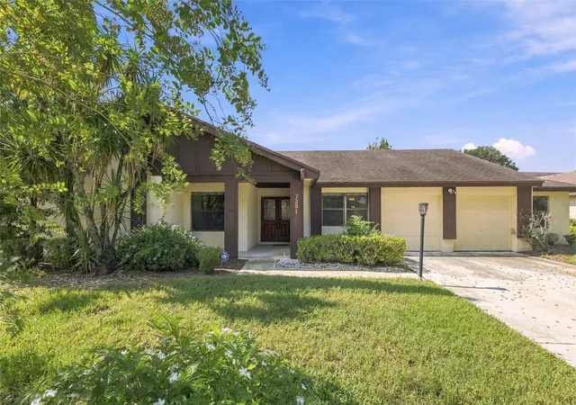 Photo 4 of Single family home for sale at 7201 Moss Leaf Ln, Orlando, FL 32819 | MLS# O6444433 | Listing updated on 2026-10-04