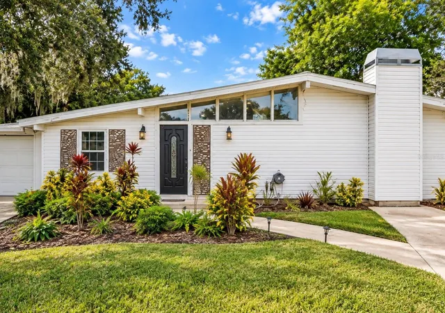 Photo 1 of Single family home for sale at 218 Park Ridge Ave, Temple Terrace, FL 33617 | MLS# TB8551758 | Listing updated on 2026-10-06