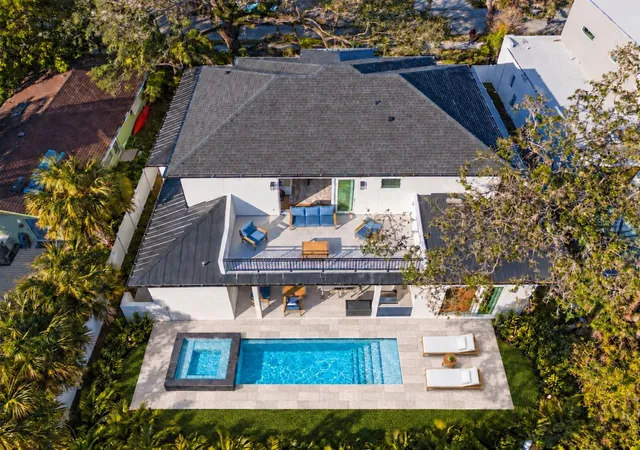 Photo 2 of Single family home for sale at 2420 Floyd St, Sarasota, FL 34239 | MLS# A4707246 | Listing updated on 2026-10-07