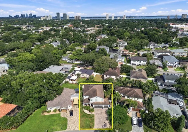 Photo 2 of Single family home for sale at 3610 E Clark Cir, Tampa, FL 33629 | MLS# TB8551760 | Listing updated on 2026-10-01