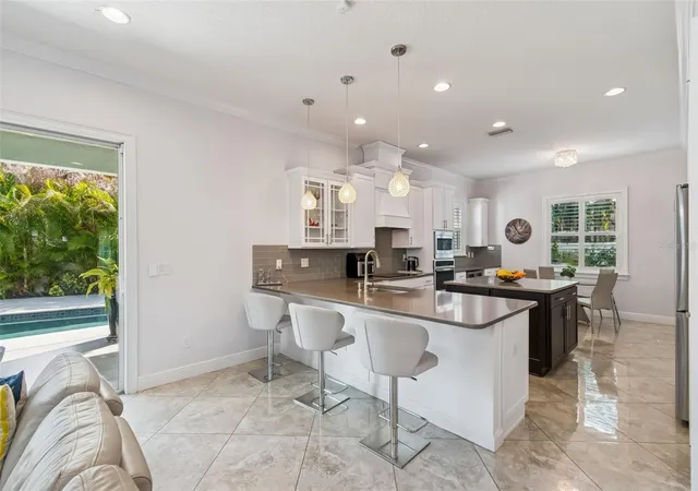 Photo 4 of Single family home for sale at 3610 E Clark Cir, Tampa, FL 33629 | MLS# TB8551760 | Listing updated on 2026-10-01